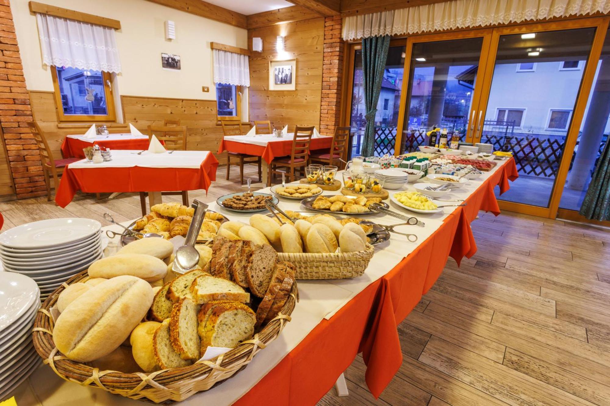 Mobile House Vegov Hram Hotel Dol pri Ljubljani Ngoại thất bức ảnh