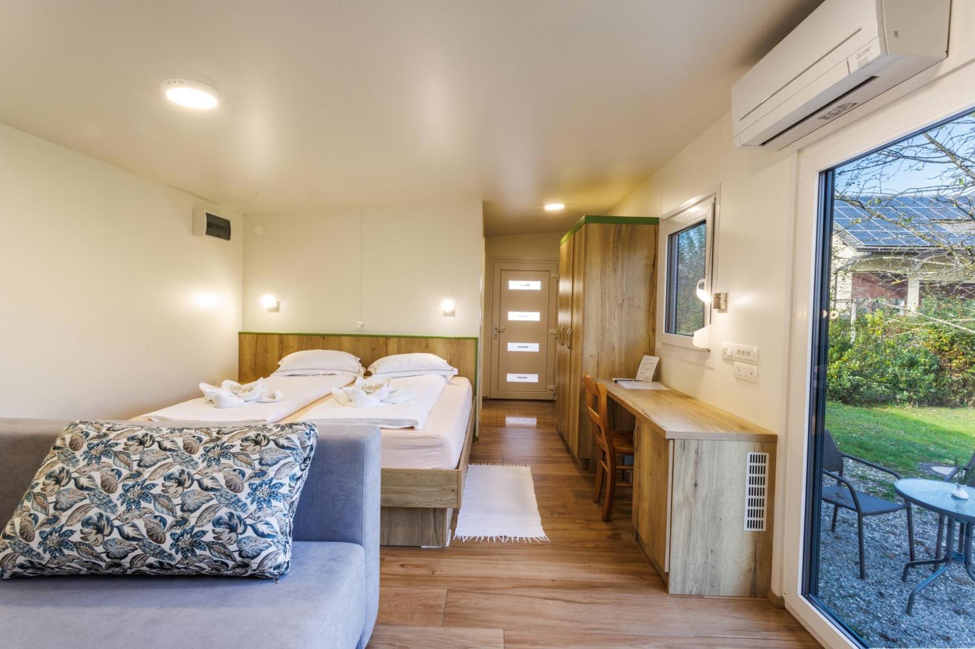 Mobile House Vegov Hram Hotel Dol pri Ljubljani Ngoại thất bức ảnh